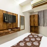 Itsy Hotels Suites Inn
